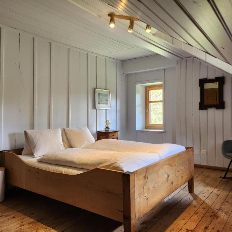 Gasthaus Crestasee - Doppelzimmer mit Seeblick - 6