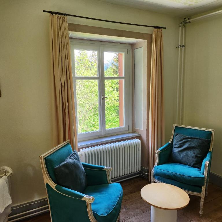 Gasthaus Crestasee - Großes Zweibettzimmer - 1