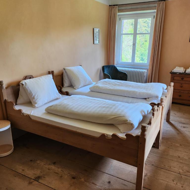Gasthaus Crestasee - Zweibettzimmer mit Seeblick - 4