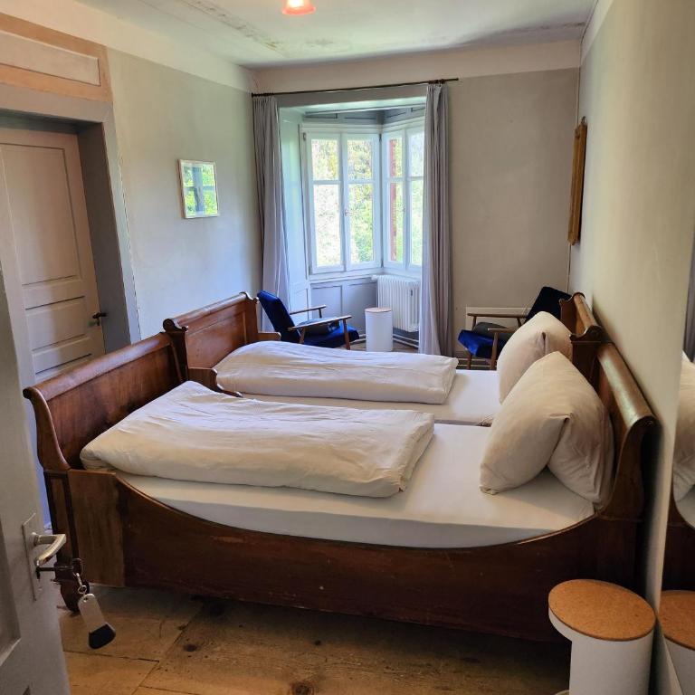 Gasthaus Crestasee - Standard Zweibettzimmer mit Gartenblick - 4