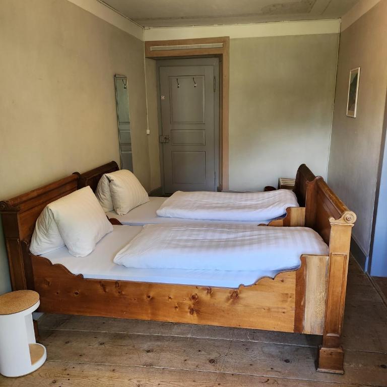 Gasthaus Crestasee - Standard Zweibettzimmer mit Gartenblick - 6