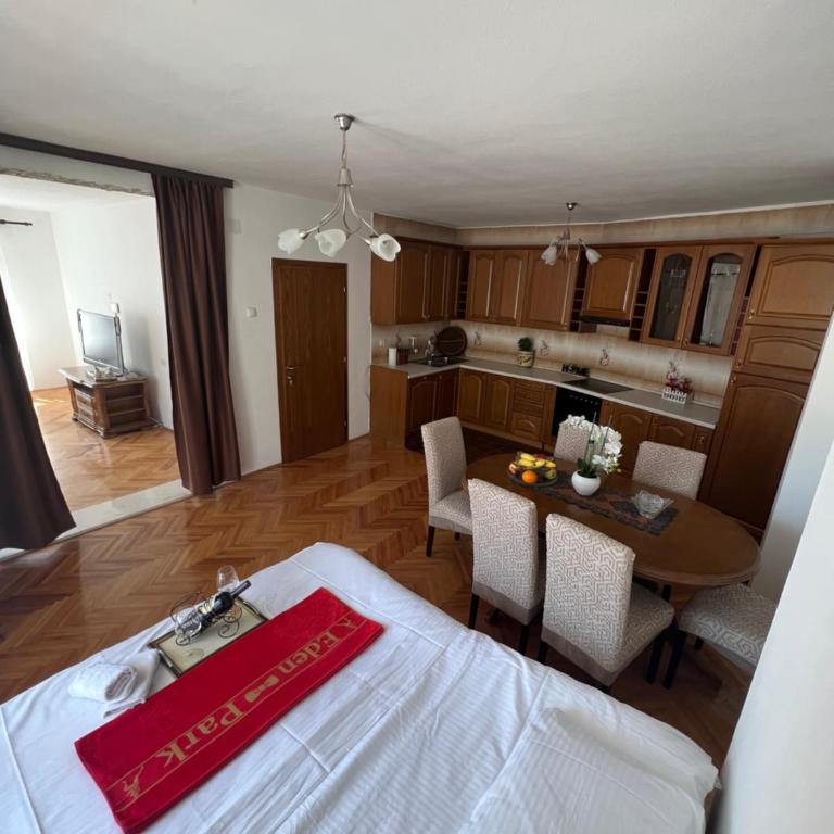 City Heart Apartments - Deluxe Double or Twin Room with Balcony - 2