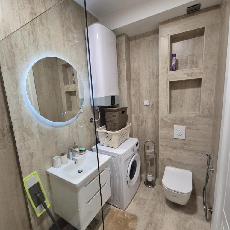 Skyline Apartments - One-Bedroom Apartment with Balcony and Sea View - 53
