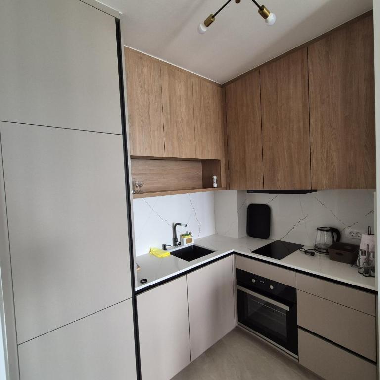 Skyline Apartments - One-Bedroom Apartment with Balcony and Sea View - 78