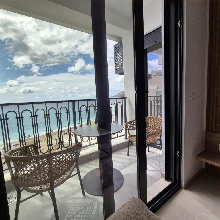 Skyline Apartments - One-Bedroom Apartment with Balcony and Sea View - 17