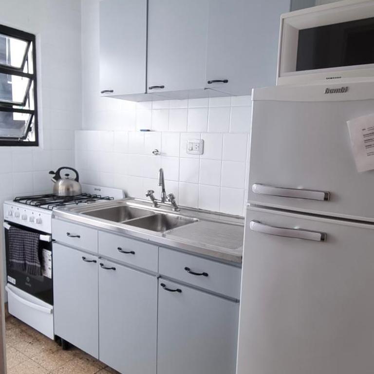 Excelente ubicación en el Bv. más lindo de Rosario - Apartamento de 1 dormitorio - 7