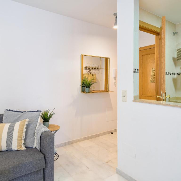 Fuengirola Beach Apartment by Stay Belonio - Apartment with Balcony and Sea View - 16