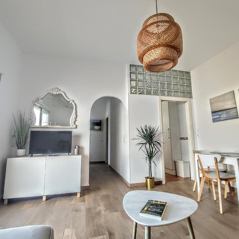 Palm tree house - Two-Bedroom Apartment - 7