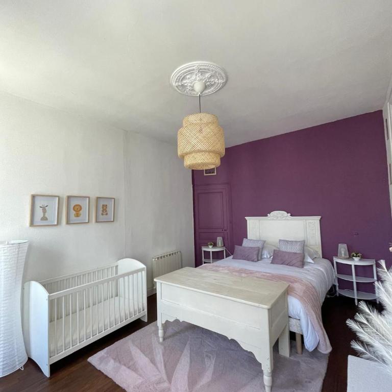 L'Entre-Temps, Le Lys et L Iris - One-Bedroom Apartment with City View - 11