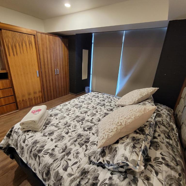 WTC Suites - Double Room with Shared Bathroom - 5