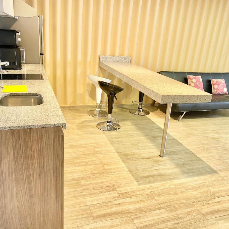 Enjoy Lima in a Renovated and Private Apt D - One-Bedroom Apartment - 16