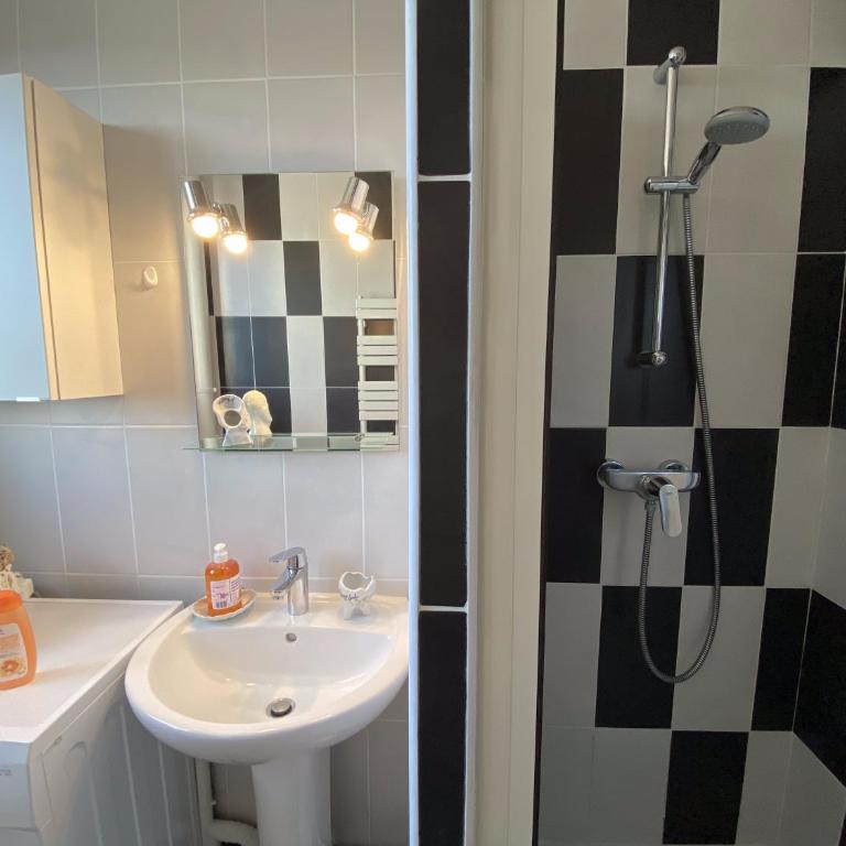 Grand studio calme avec balcon & parking gratuit - Studio mit Balkon - 12