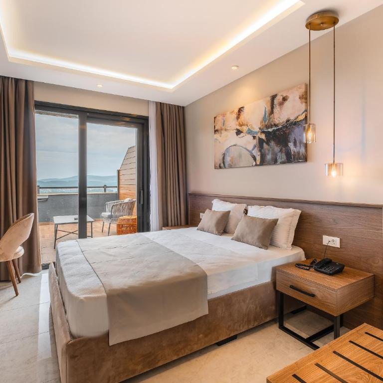 Montenegro Lodge - Superior Room With Seaview - 2