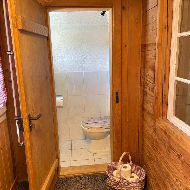 Cosy Swiss Apartment - Three-Bedroom Apartment with Eiger View - 12