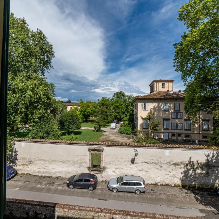 Charming Apartment in Lucca's Historic Center - Appartamento con 2 Camere da Letto - 14