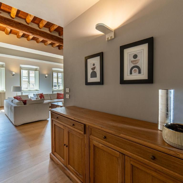 Charming Apartment in Lucca's Historic Center - Appartamento con 2 Camere da Letto - 34