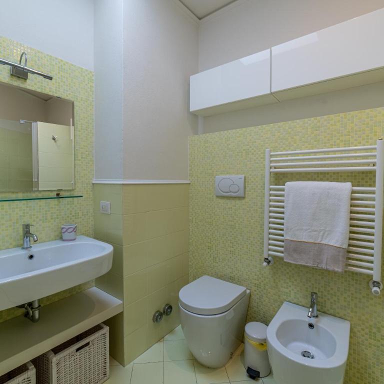 Charming Apartment in Lucca's Historic Center - Appartamento con 2 Camere da Letto - 35