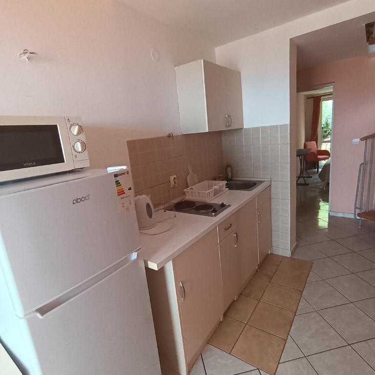 Vila Vukotić - Duplex Two-Bedroom Apartment with Balcony and Sea View - 8