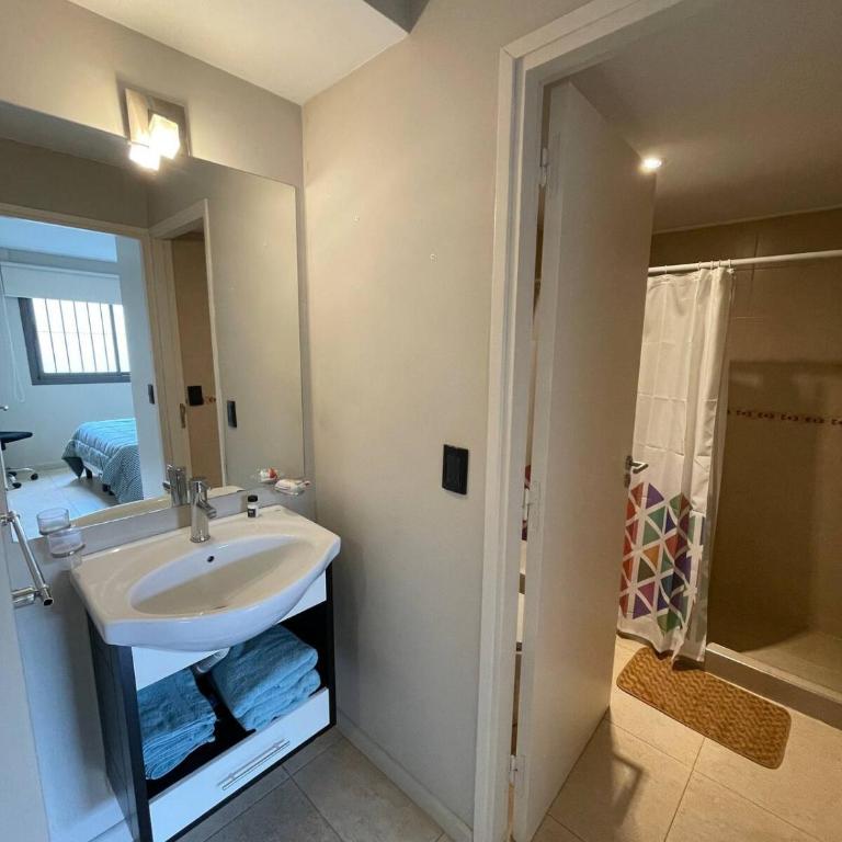 Acogedor departamento a metros del Parque San Martín y Arístides - Apartamento de 1 dormitorio - 10