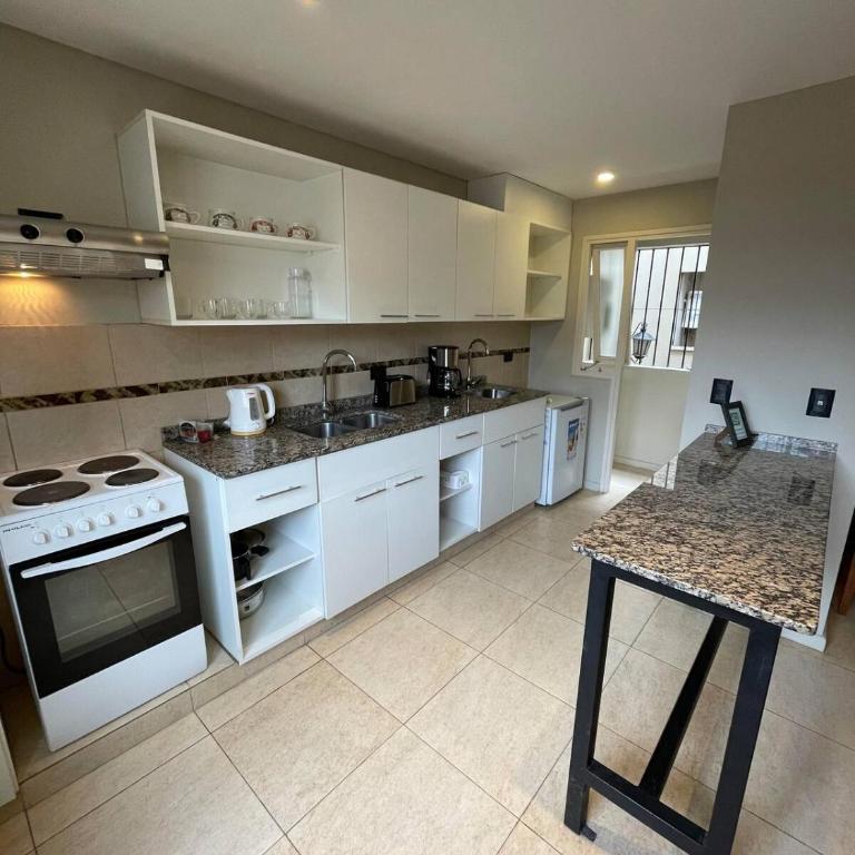 Acogedor departamento a metros del Parque San Martín y Arístides - Apartamento de 1 dormitorio - 3