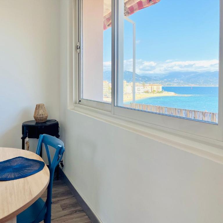 Front de mer Beau T3 climatisé Balcon Parking Ajaccio - Two-Bedroom Apartment - 23