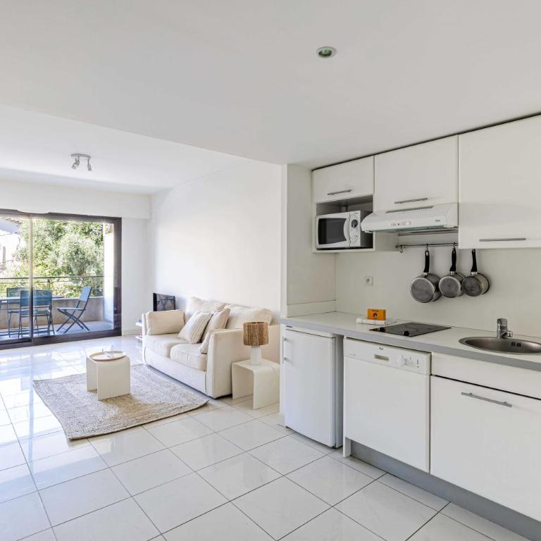 Charming apartment with balcony-pool - Cannes - Appartement 1 Chambre - 3
