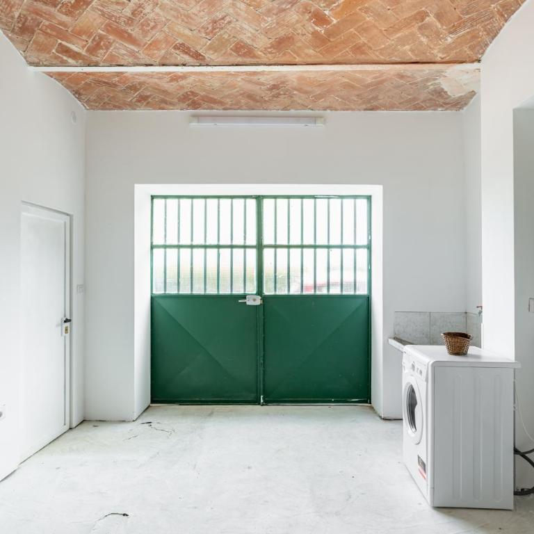 GuestHost - Irene Holiday Home with Patio and Parking - Three-Bedroom Apartment - 29