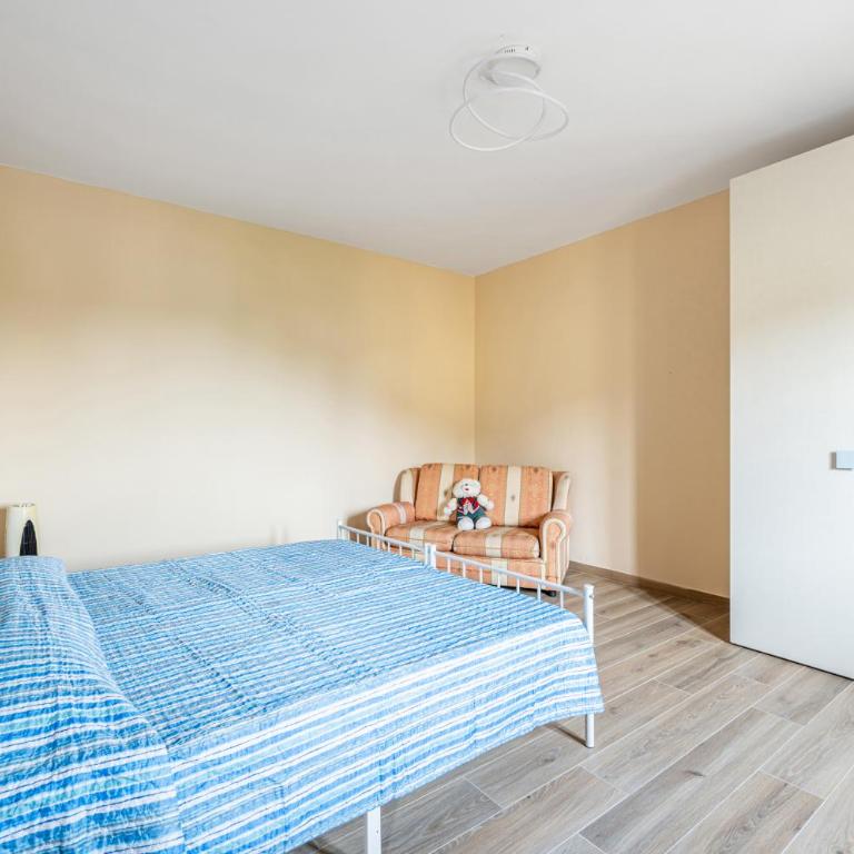 GuestHost - Irene Holiday Home with Patio and Parking - Three-Bedroom Apartment - 20