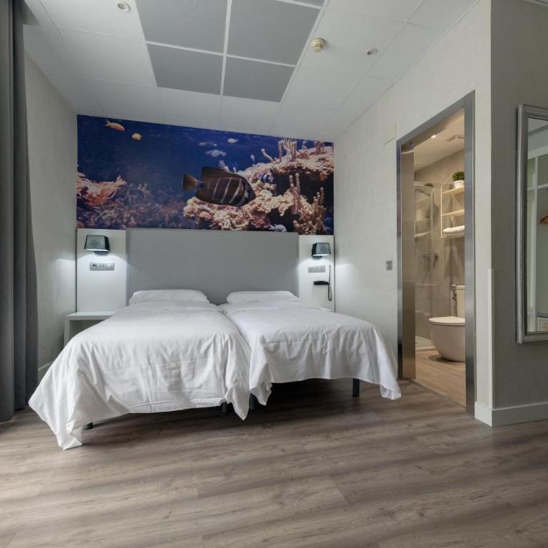 Standbyme Ramblas - Twin Room with City View - 2