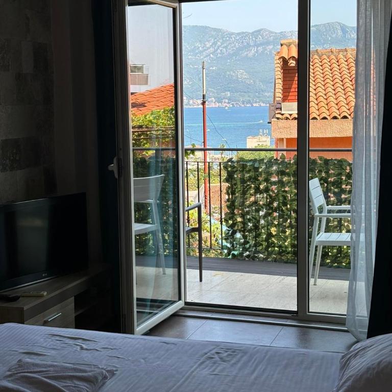 The Old Town Viewpoint Apartments - Apartman sa Terasom - 1