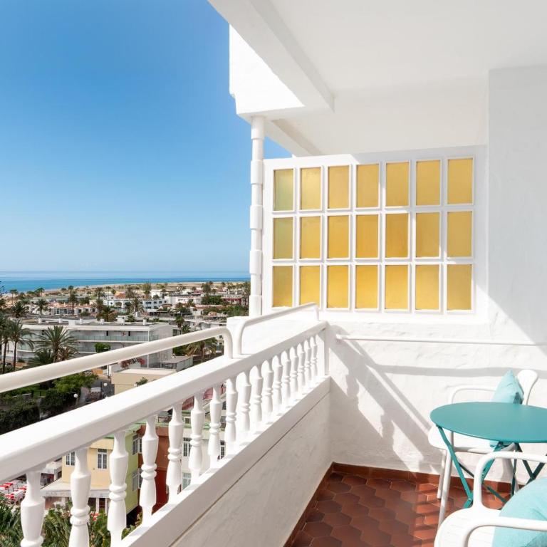 Gold By Marina - Adults only - Habitación Superior con balcón y vistas parciales al mar - 7