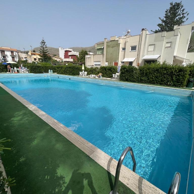 Flat with Terrace & Pool - Apartment mit 1 Schlafzimmer - 1