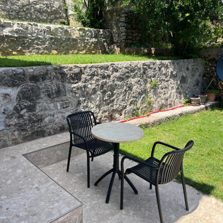 Apartmani Berdovic 2 - Dvokrevetna Soba sa Bračnim Krevetom - 14