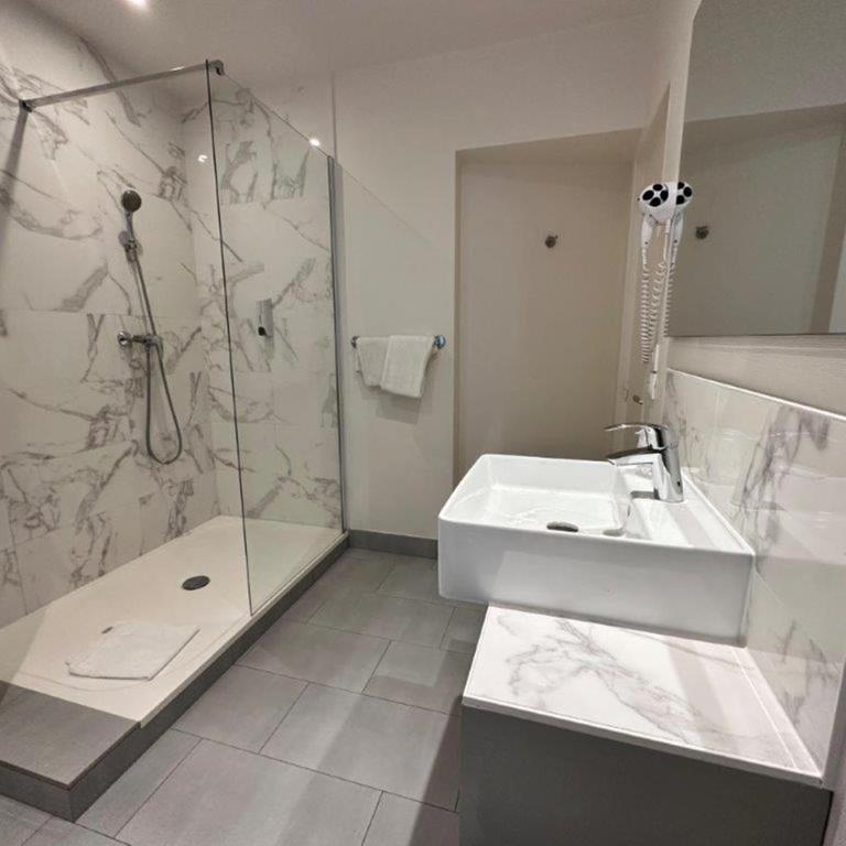 Hotel Richmond Gare du Nord - Chambre Familiale - 2