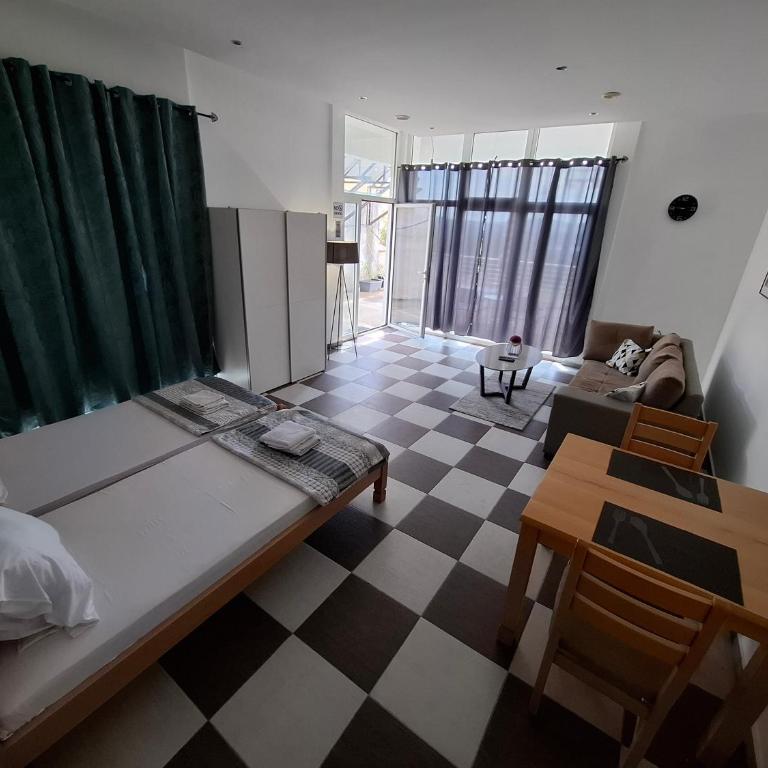 Guest house Vila Vedesa - Standard Triple Studio - 1