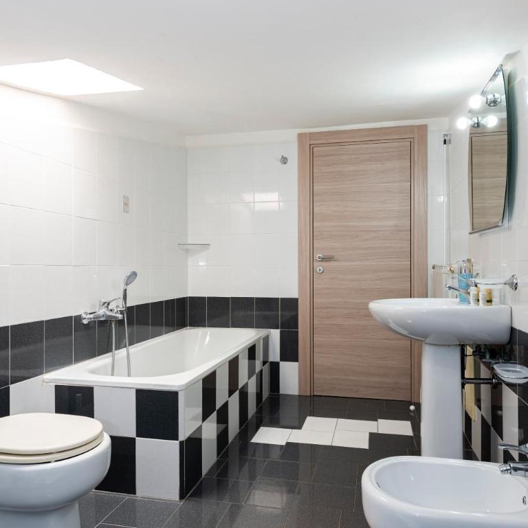 Appartamenti KAORA - Appartamento con 2 Camere da Letto e Balcone - 2