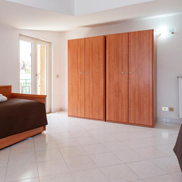 Appartamenti KAORA - Appartamento con 2 Camere da Letto e Balcone - 4