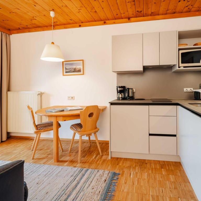 Ferienwohnungen Knaller-Möd - Studio mit Bergblick - 1