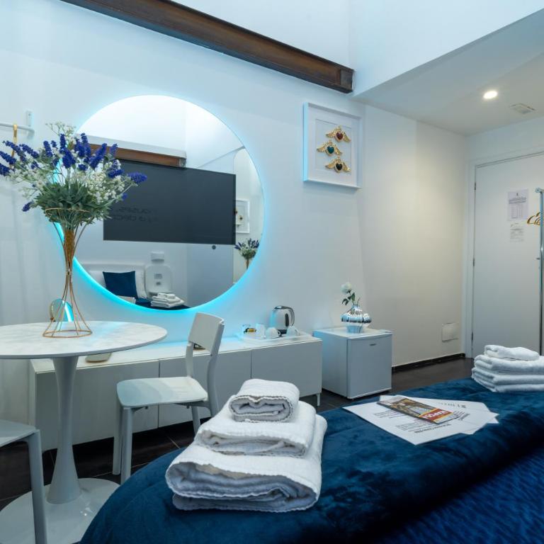 Skyhouse Chiaia - Standard Double Room - 7