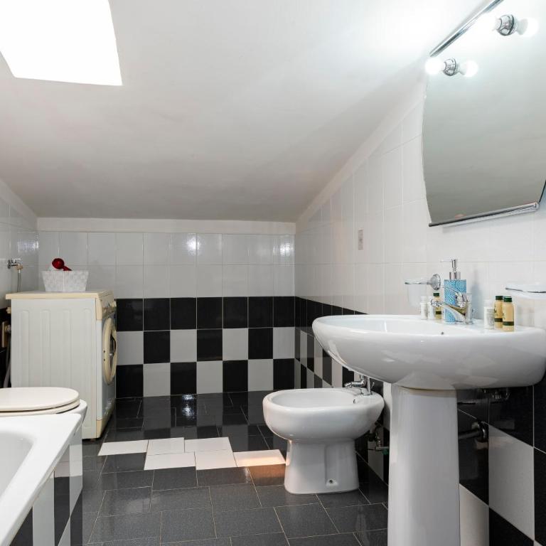 Appartamenti KAORA - Appartamento con 2 Camere da Letto e Balcone - 4