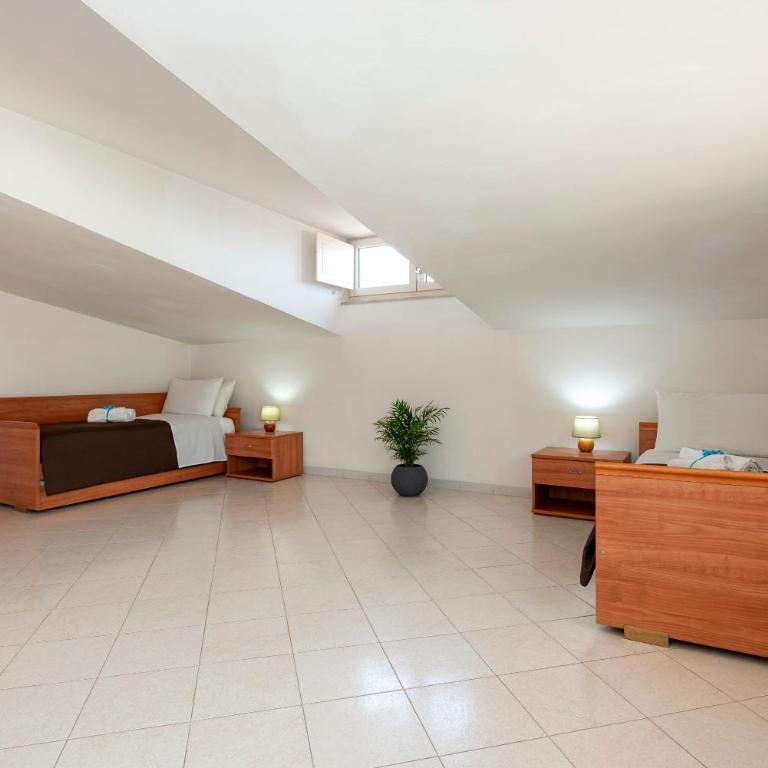 Appartamenti KAORA - Appartamento con 2 Camere da Letto e Balcone - 7