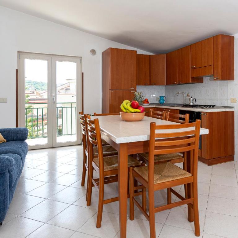 Appartamenti KAORA - Appartamento con 2 Camere da Letto e Balcone - 12