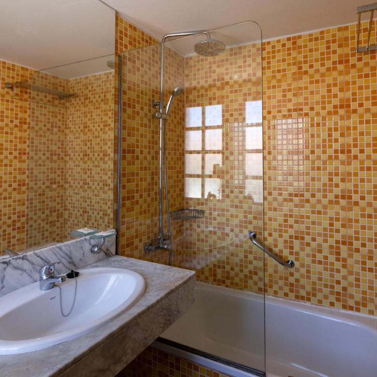 Fuentepark Apartments - One-Bedroom Apartment Double Or Twin - 34