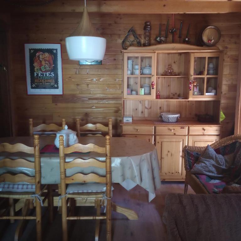 L'ARGOUSIER Chalet 6 personnes Enchastrayes Barcelonnette - Chalet 3 Chambres - 7