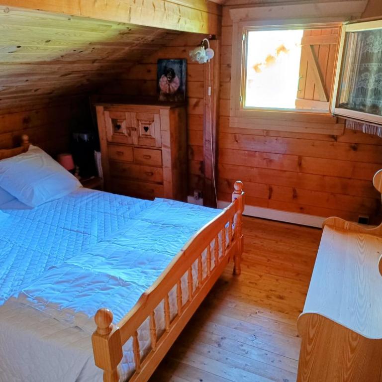 L'ARGOUSIER Chalet 6 personnes Enchastrayes Barcelonnette - Chalet 3 Chambres - 13
