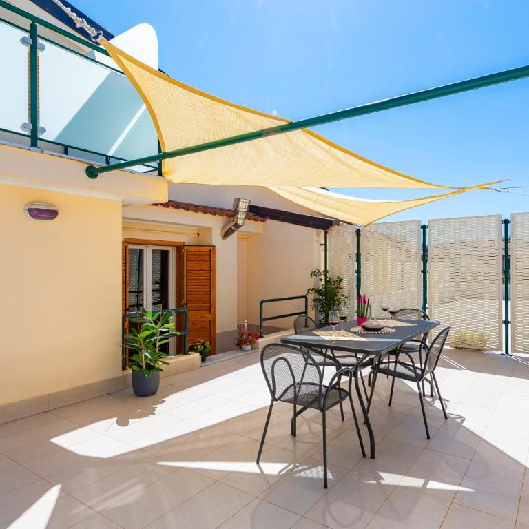 Appartamenti KAORA - Appartamento con 2 Camere da Letto e Terrazza - 4