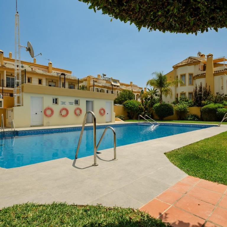 Beautiful townhouse walking distance to the beach in Costabella, Marbella - Casa - 18