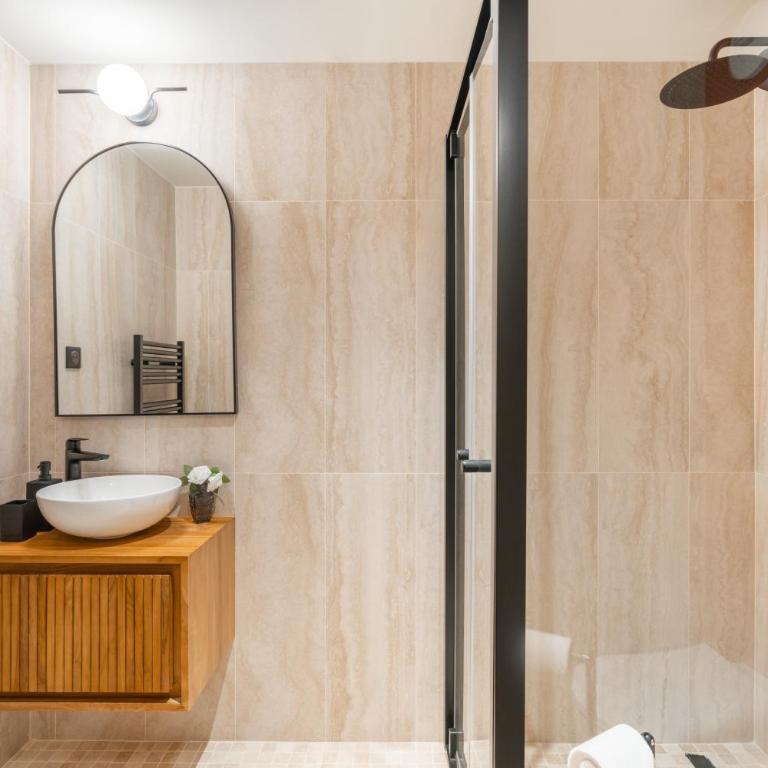Sereners - Rue Saint Denis - One-Bedroom Superior Apartment - 9