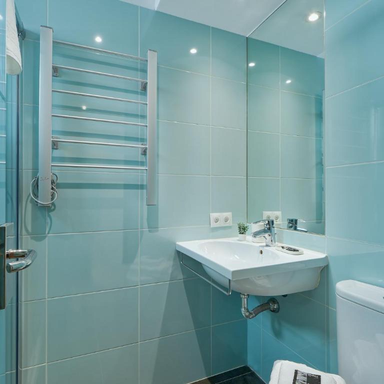 Vitania I Resort Penthouse with Jacuzzi - Two-Bedroom Apartment with Balcony and Terrace - 5