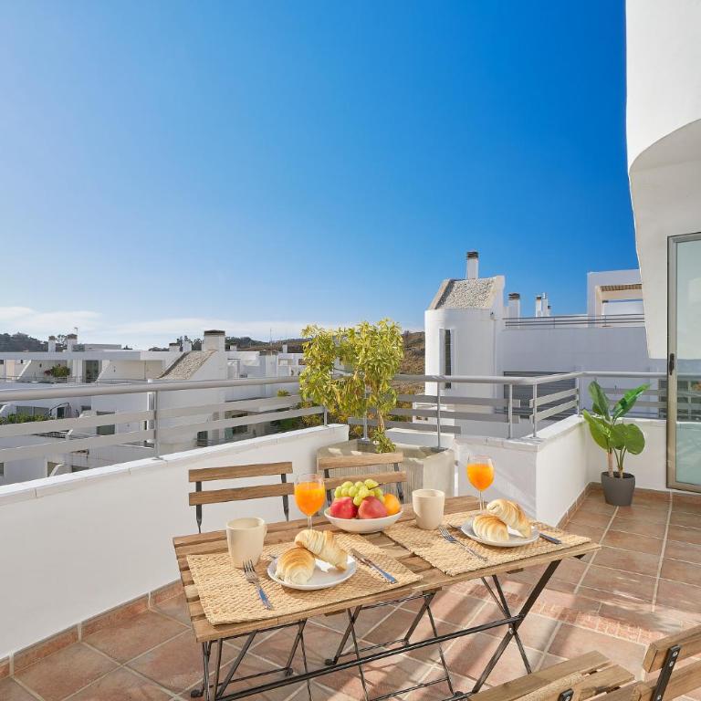 Vitania I Resort Penthouse with Jacuzzi - Two-Bedroom Apartment with Balcony and Terrace - 1